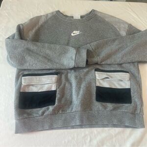 Nike Kids Gray‎ Sweatshirt with Black and White Pockets